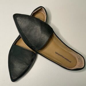Amazon Essentials Women's Black Loafer Flat size 8